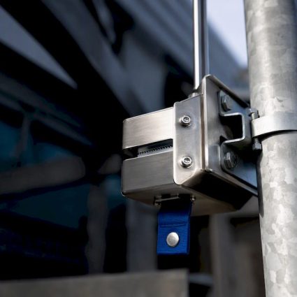 Lightning counter mounted beside down-conductor