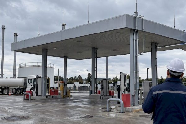 French fuel station with lightning protection