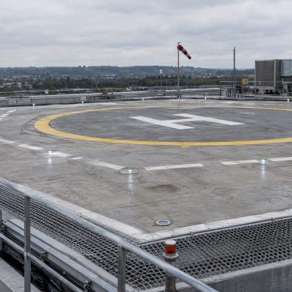 Héliport sur toit équipé de feux de balisage