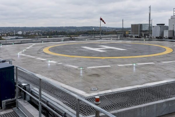 Héliport sur toit équipé de feux de balisage