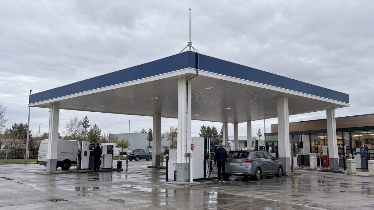 Station-service dotée d'une protection contre la foudre