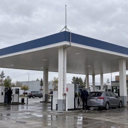 Station-service dotée d'une protection contre la foudre