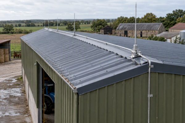 Lightning protection on a French farm hangar